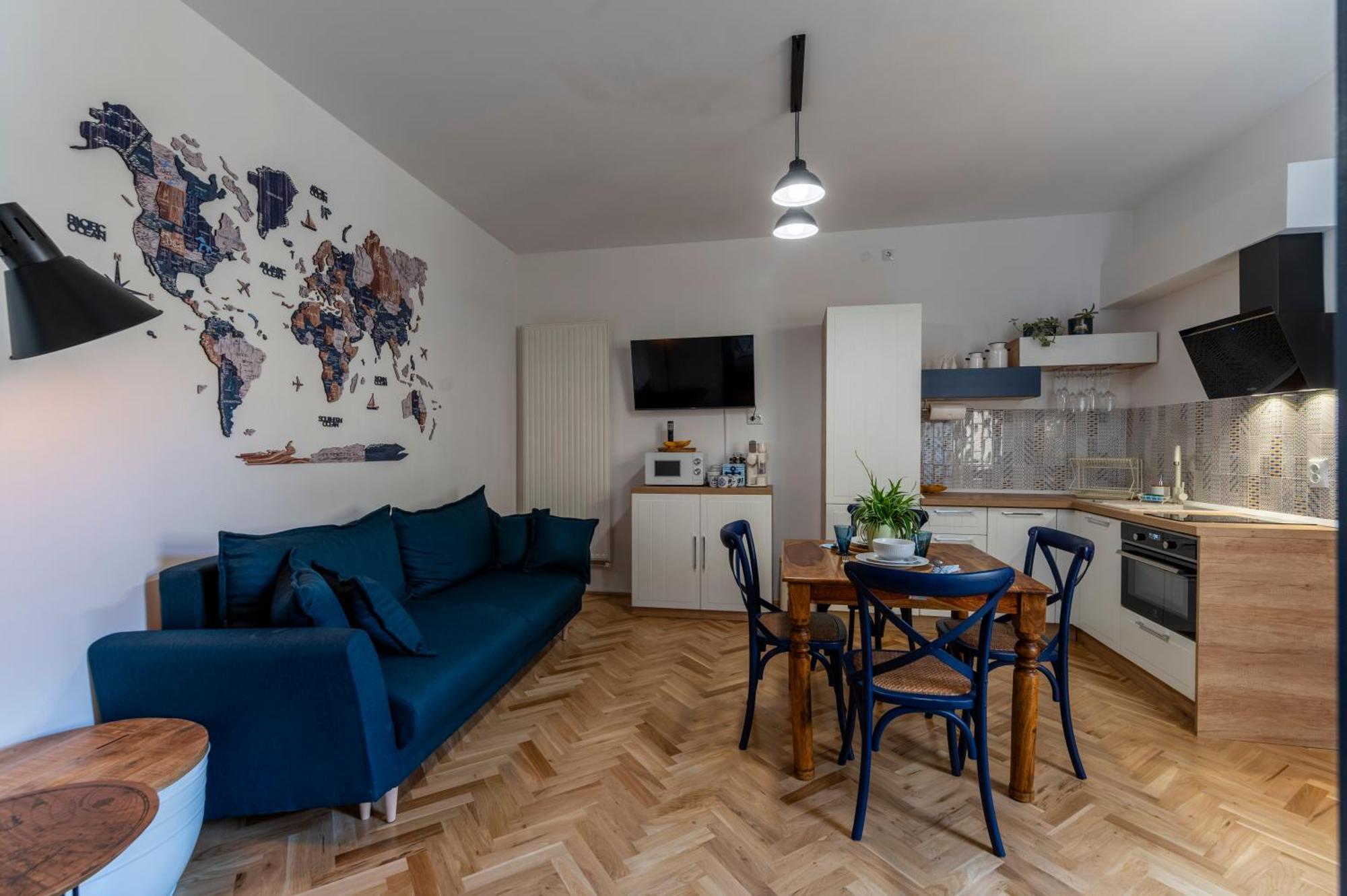 Luxurious Apartment In Old Town - Ultra Central Brasov Exterior photo