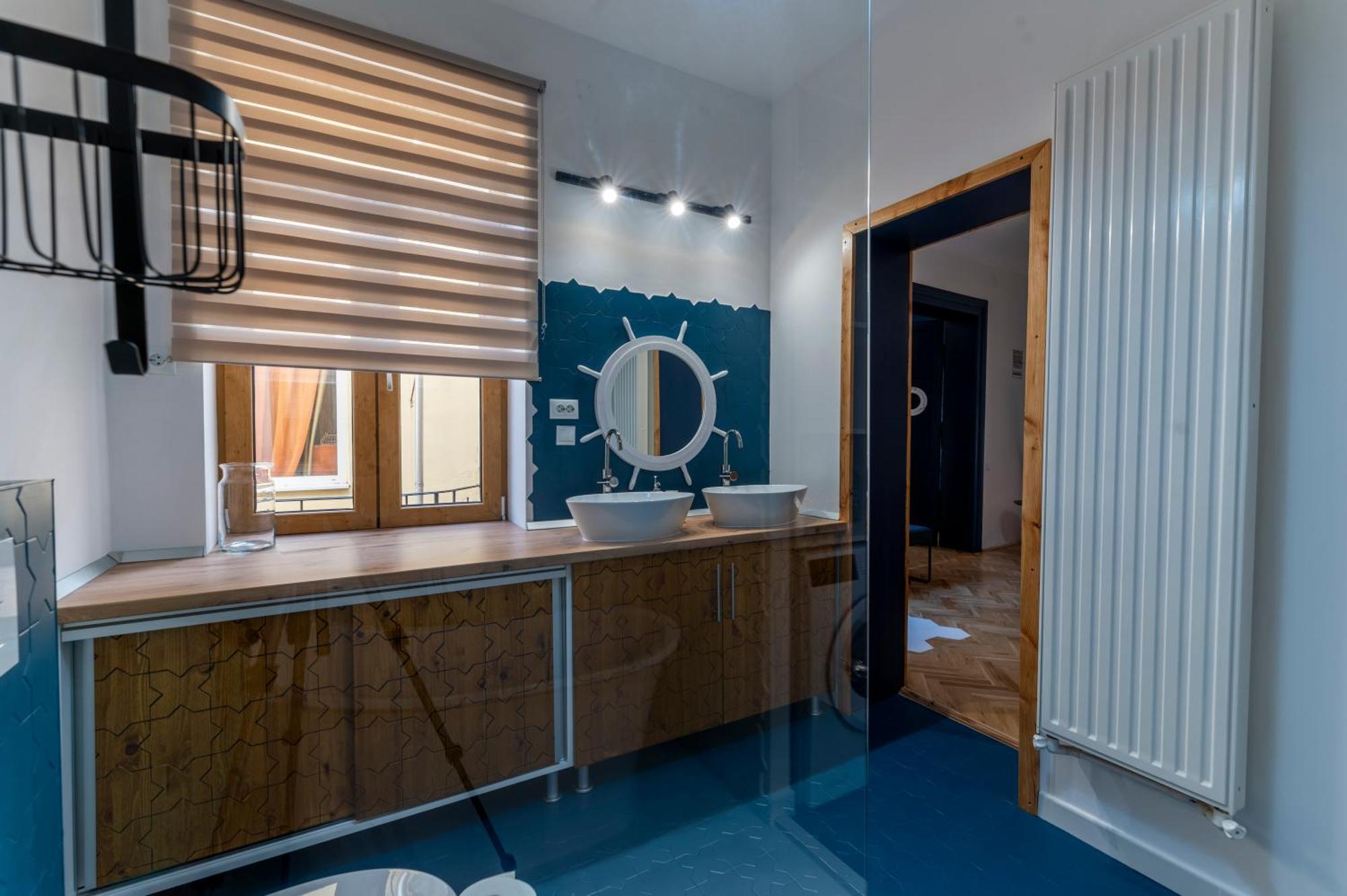 Luxurious Apartment In Old Town - Ultra Central Brasov Exterior photo